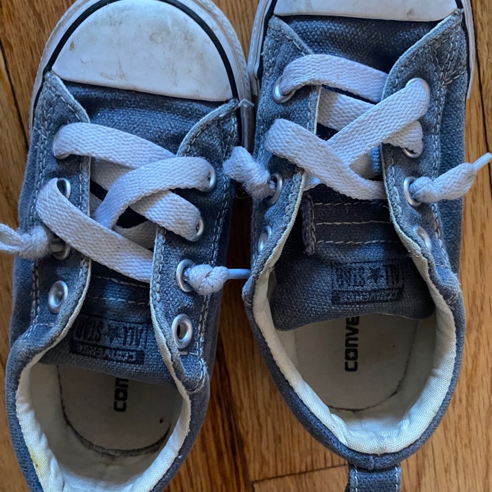 Converse size 9